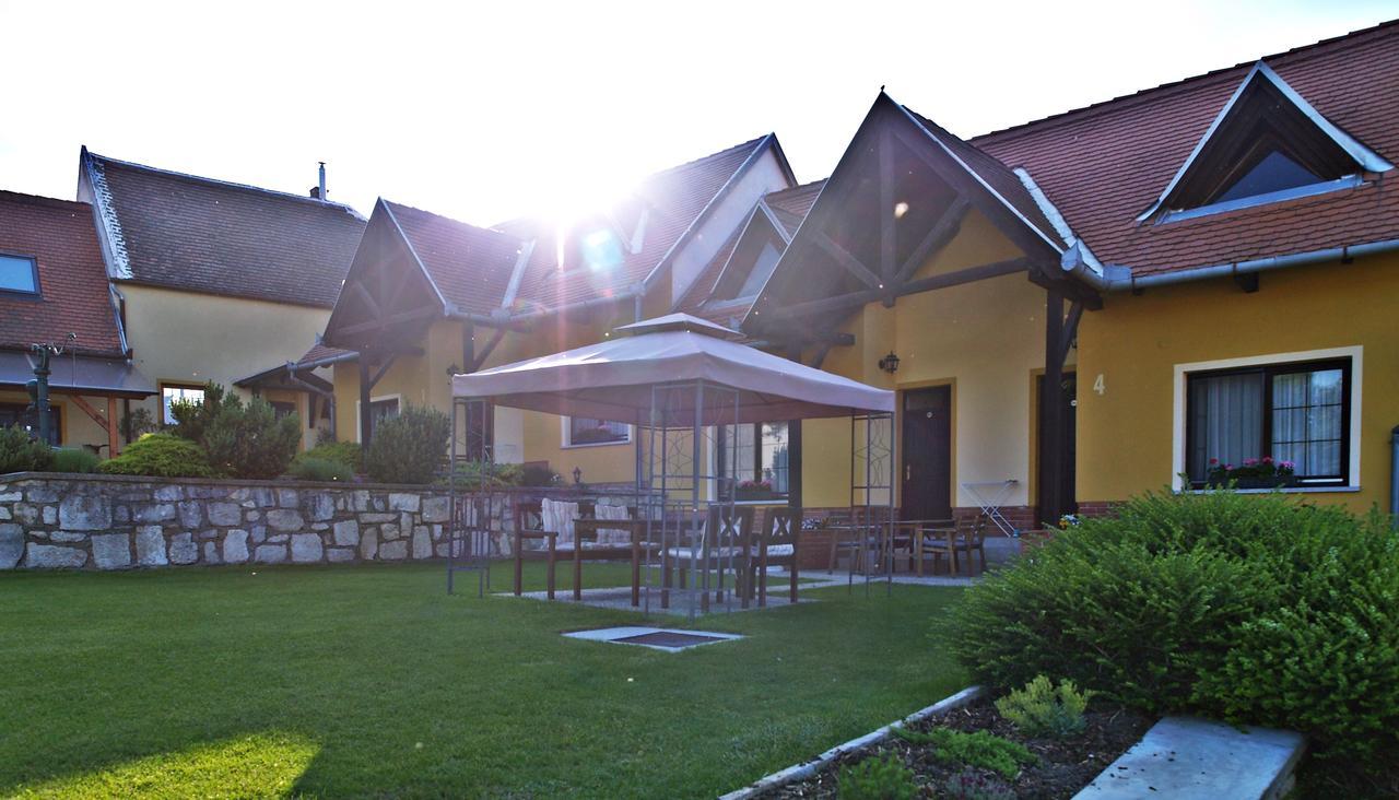 Bed and Breakfast Huber Panzio Fertőrákos Zewnętrze zdjęcie